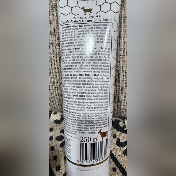 Barwa Goat's Milk & Honey Body Lotion - White. 250 Ml . MADE IN POLAND - Picture 2 of 2